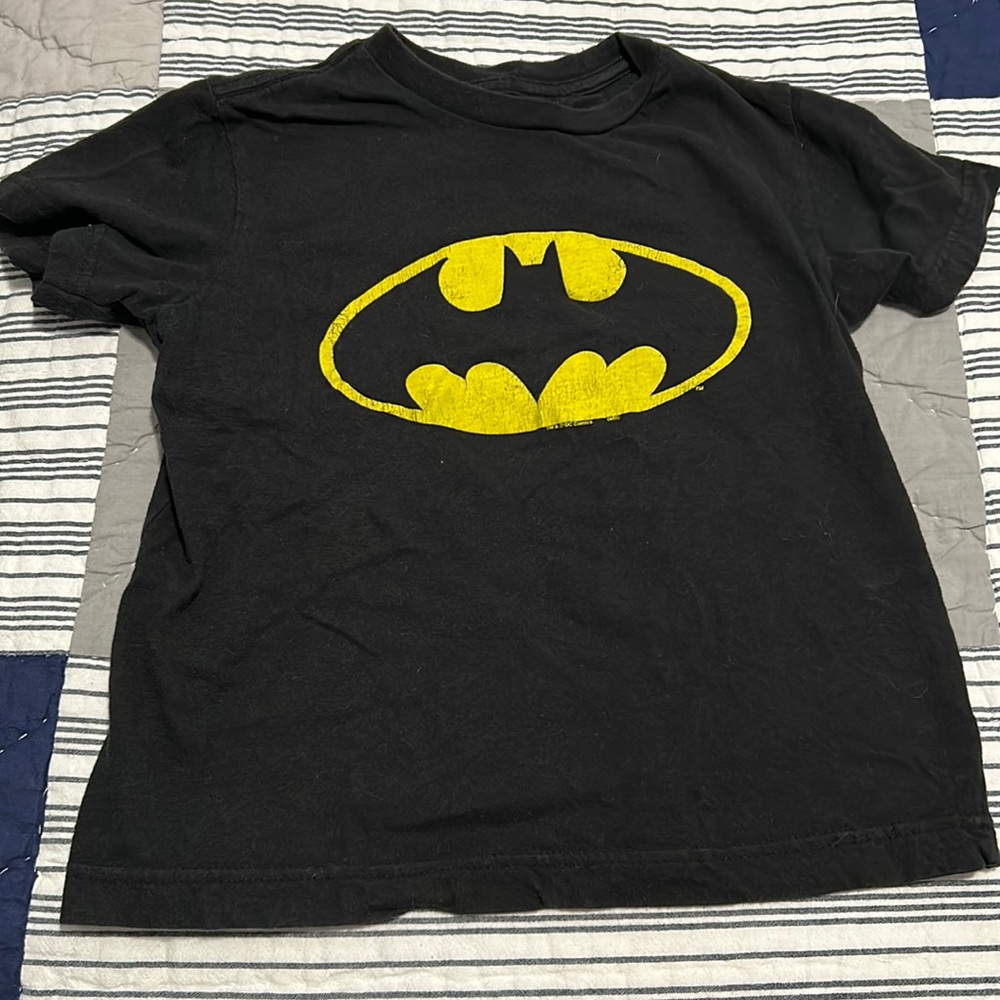 Old navy kids Batman tshirt size small (6-7)